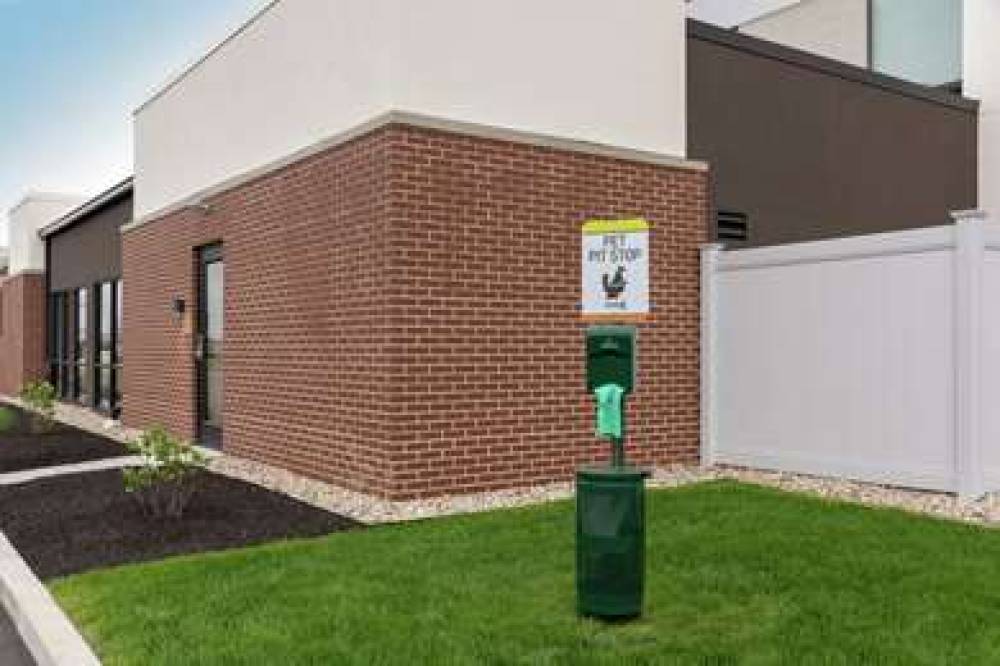 HOME2 SUITES INDIANAPOLIS AIRPORT 3