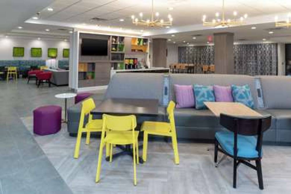 HOME2 SUITES INDIANAPOLIS AIRPORT 6