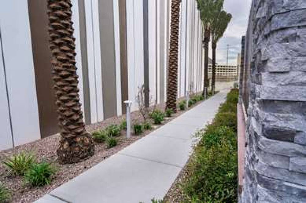 HOME2 SUITES LAS VEGAS TROPICANA 2