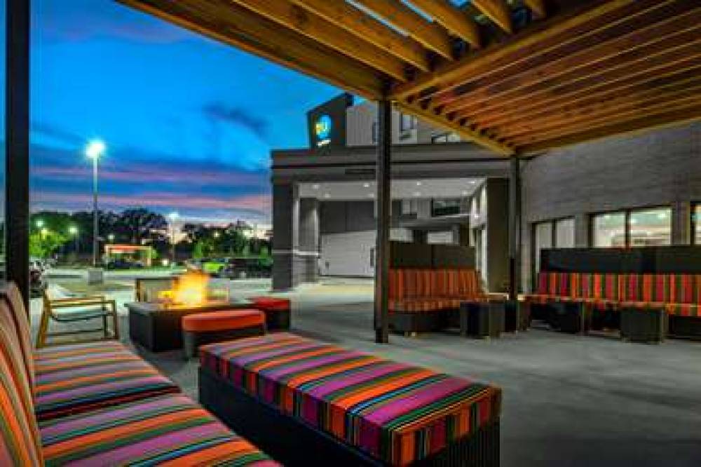 HOME2 SUITES OMAHA I80 AT 72ND ST 4