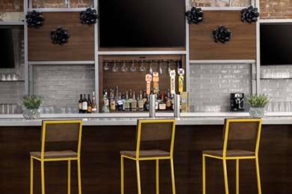 HOME2 SUITES PHOENIX DOWNTOWN 7
