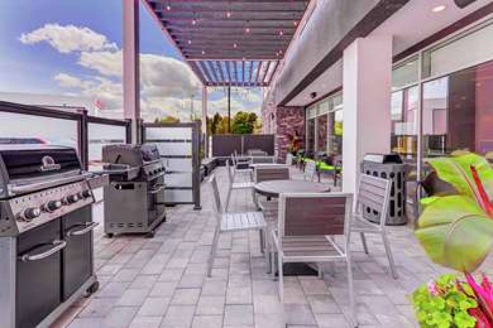 HOME2 SUITES TORONTO/BRAMPTON 3
