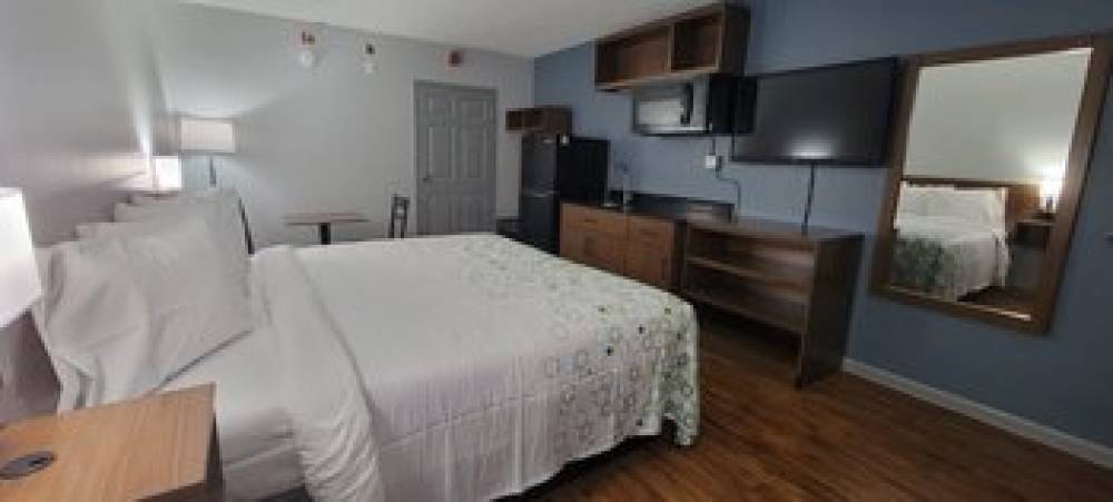 HOMETOWNE STUDIOS EGG HARBOR 3