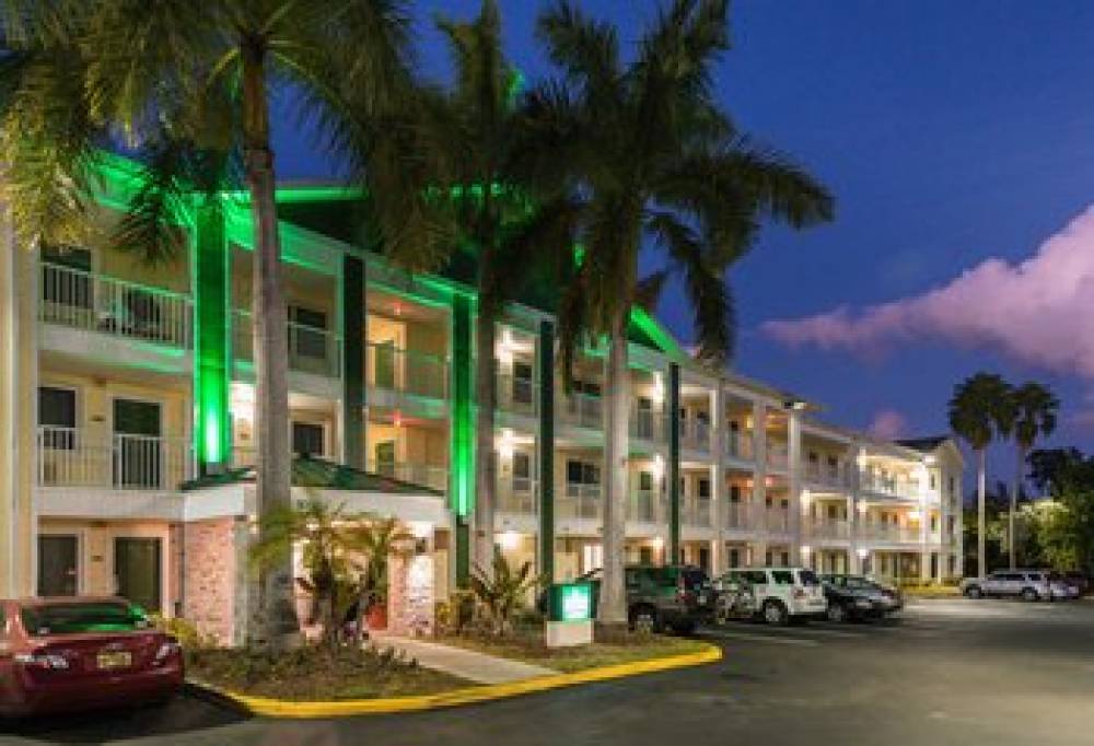 HOMETOWNE STUDIOS FORT LAUDERDALE 9