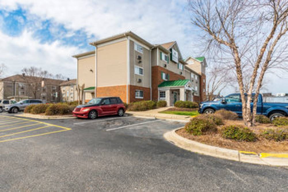 HOMETOWNE SUITES CHARLOTTE-CONCORD 9