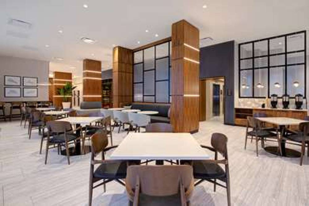 HOMEWOOD STES MONTREAL DTWN 10