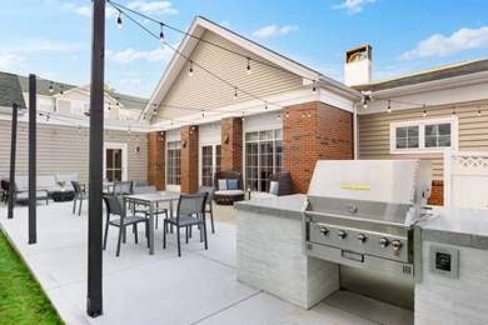 Homewood Suites By Hilton Manchester/Airport 10