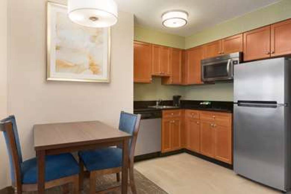 Homewood Suites By Hilton Toledo/Maumee 10