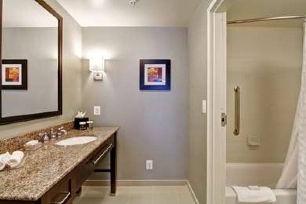 HOMEWOOD SUITES BY HILTON WOODBRIDG 3