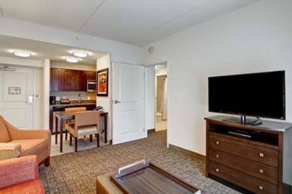 HOMEWOOD SUITES BY HILTON WOODBRIDG 9