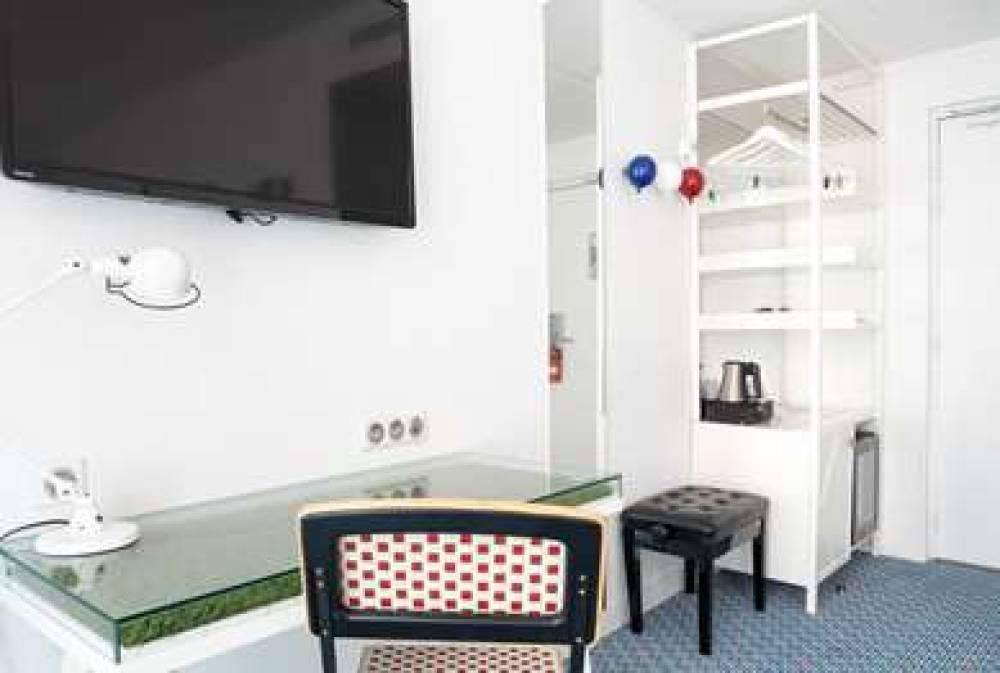 HOTEL 34B - ASTOTEL 1