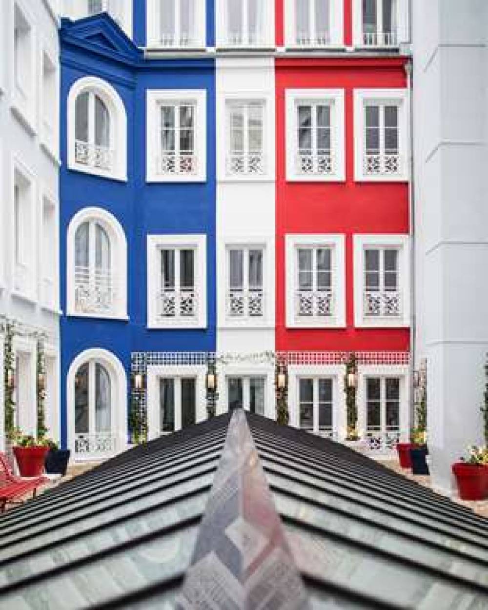 HOTEL 34B - ASTOTEL 10