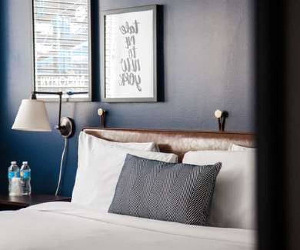 HOTEL 373 5