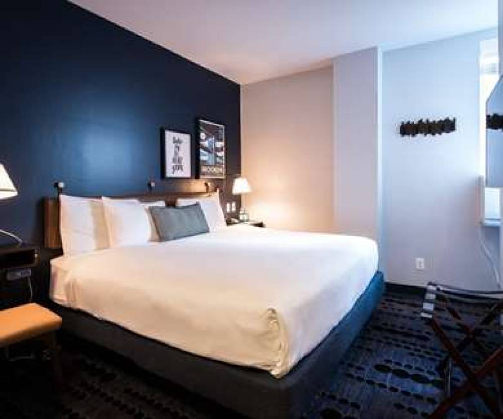 HOTEL 373 10