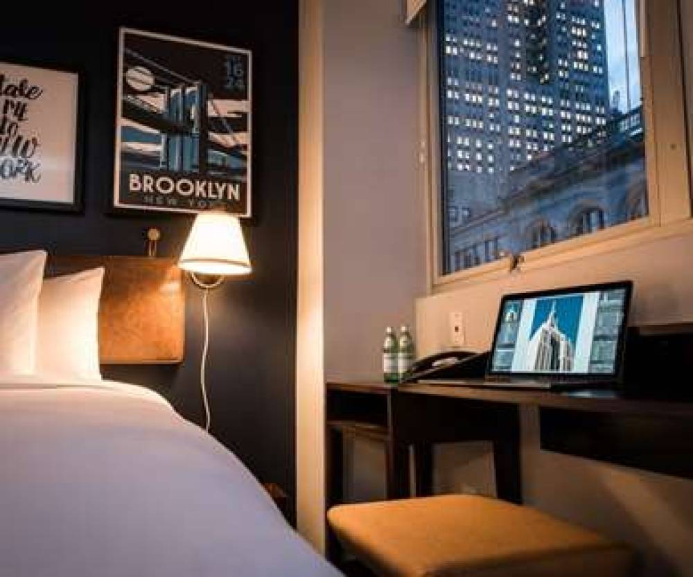 HOTEL 373 4