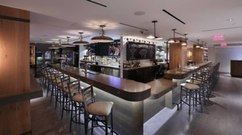 HOTEL AKA BACK BAY 10