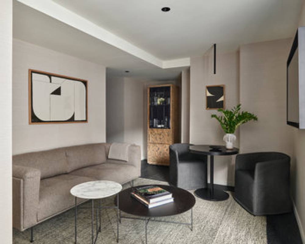 HOTEL AKA NOMAD 7