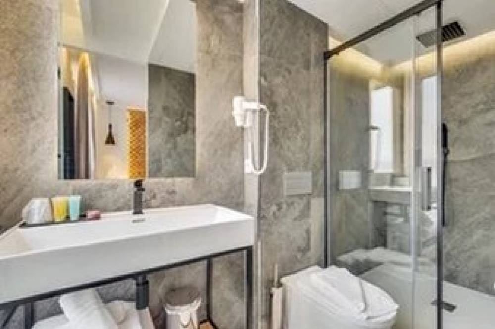 HOTEL BEAUSEJOUR 3