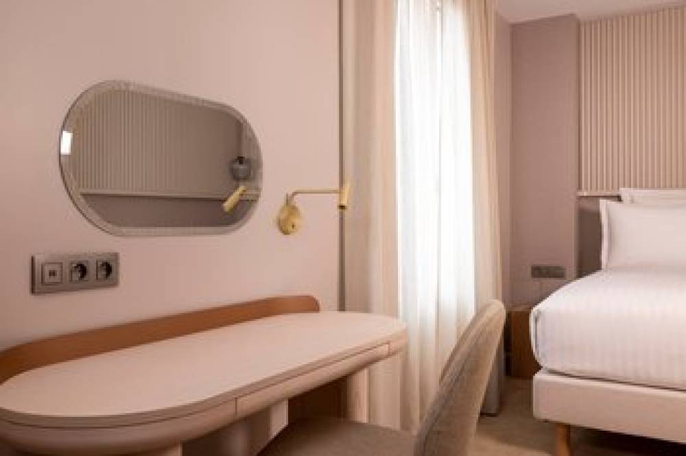 HOTEL BEIGE 2
