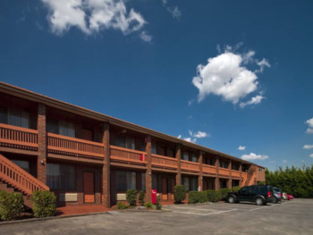HOTEL BRUCE COUNTY 1