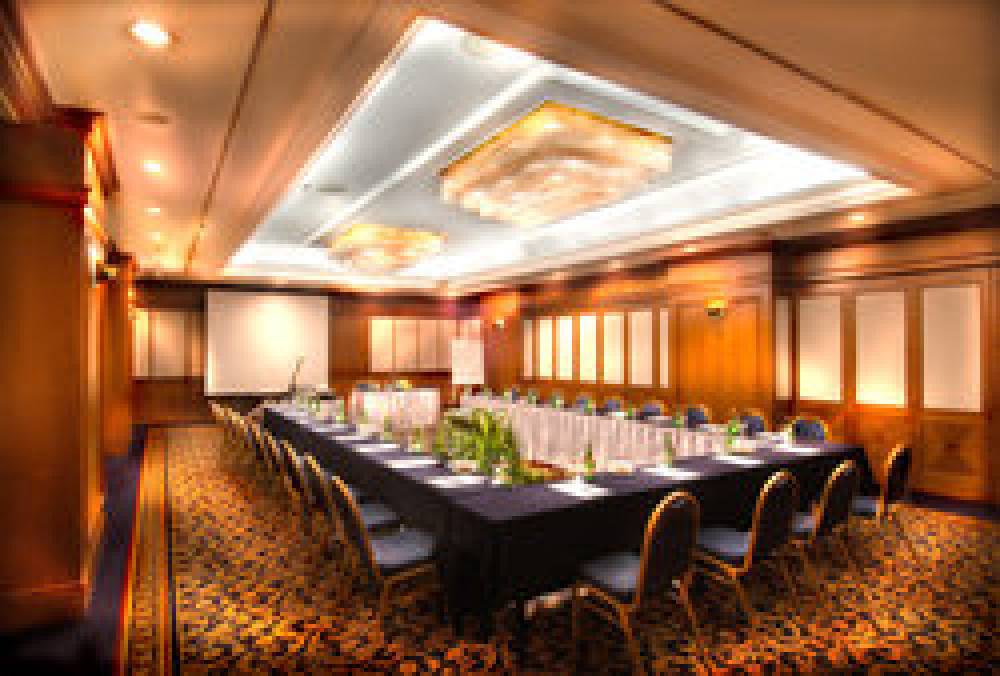 HOTEL CIPUTRA JAKARTA 8