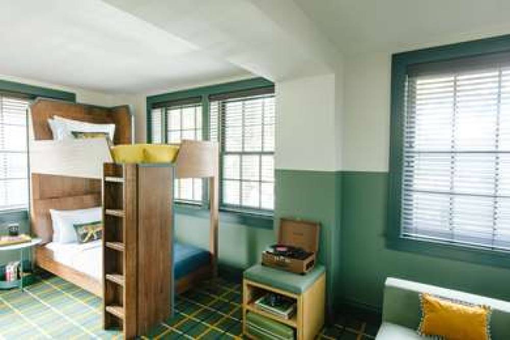 Hotel Clermont 8