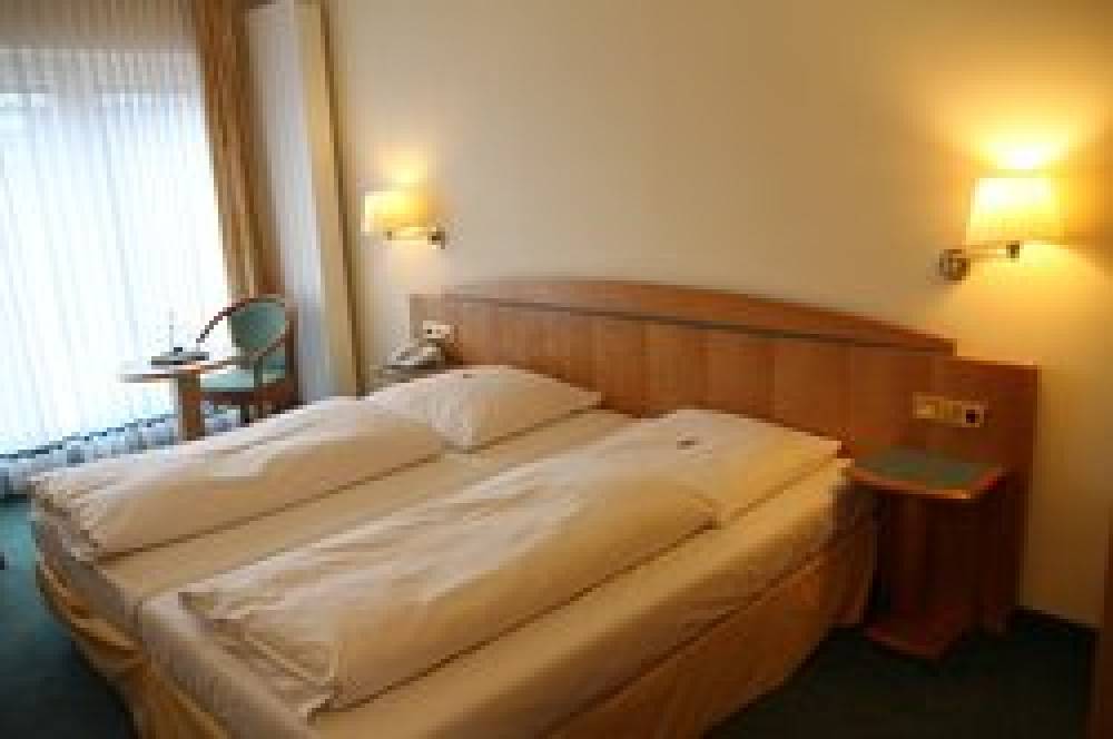 HOTEL DANIEL 3