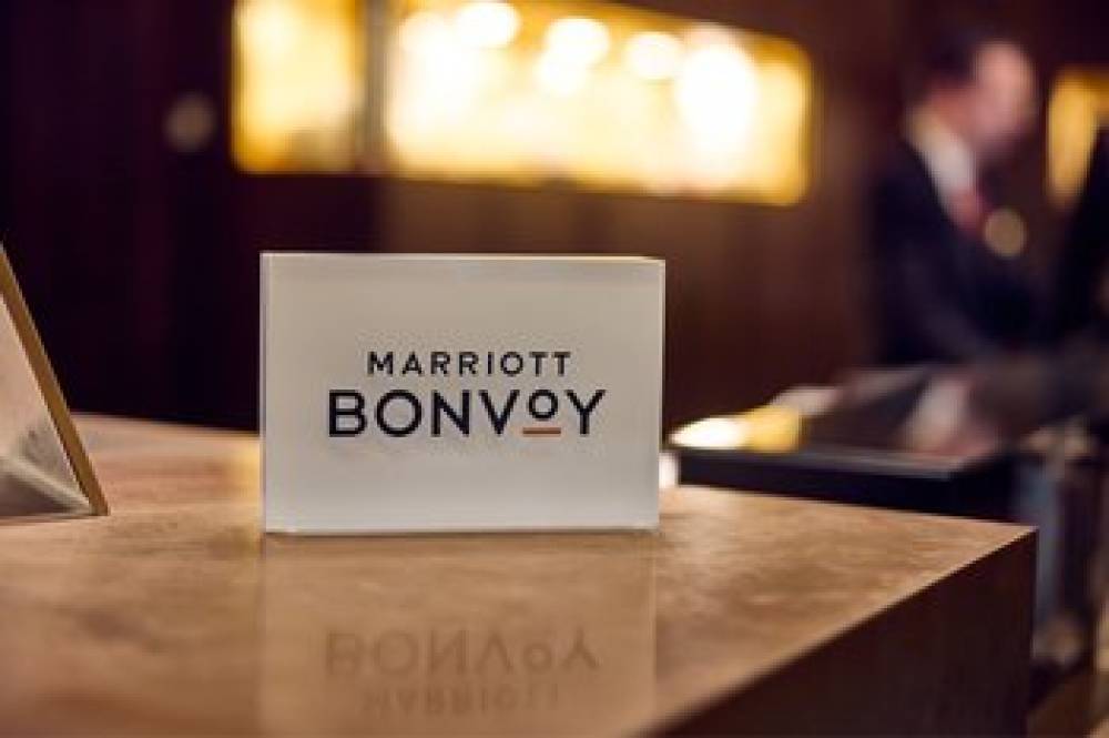 Hotel De Bourgtheroulde Autograph Collection