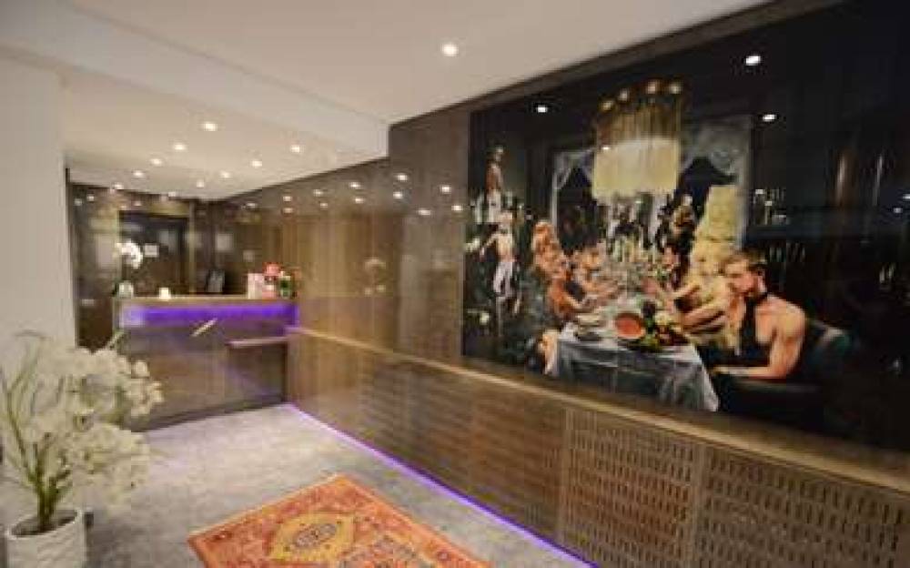 HOTEL DE LA GAITE*** 2