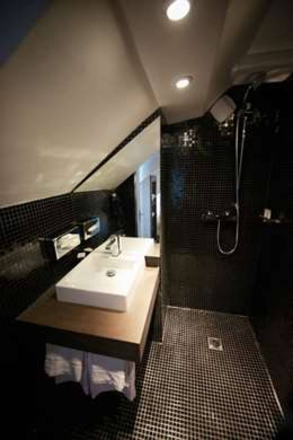 HOTEL DE LA GAITE*** 7