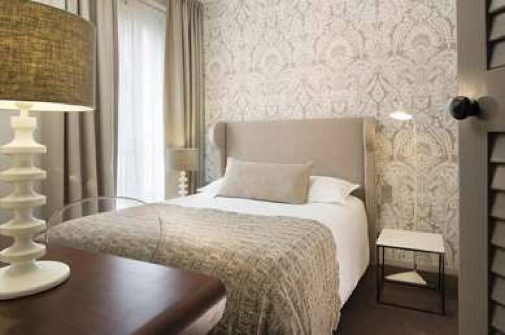 Nemours Hotel Et Appartements