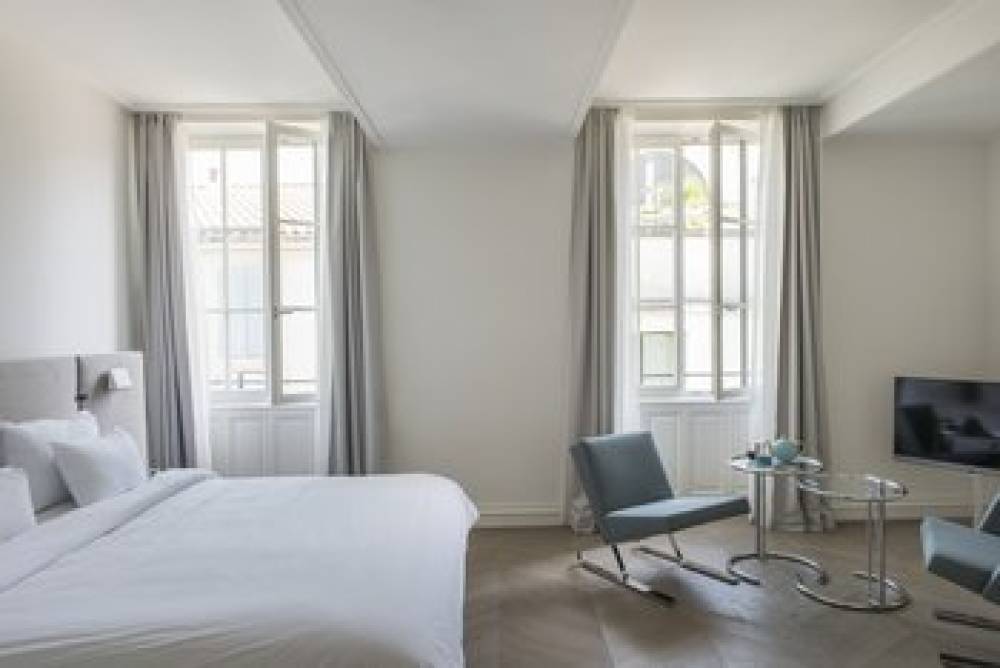 HOTEL DE TOURREL 9