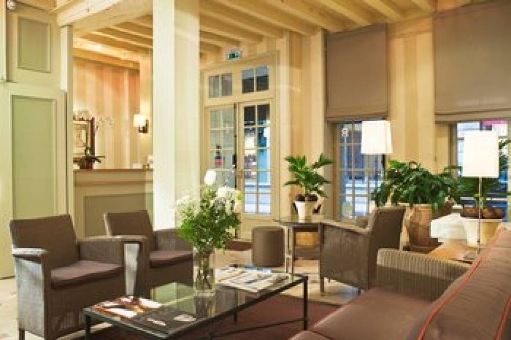 Hotel Des Deux Iles 2