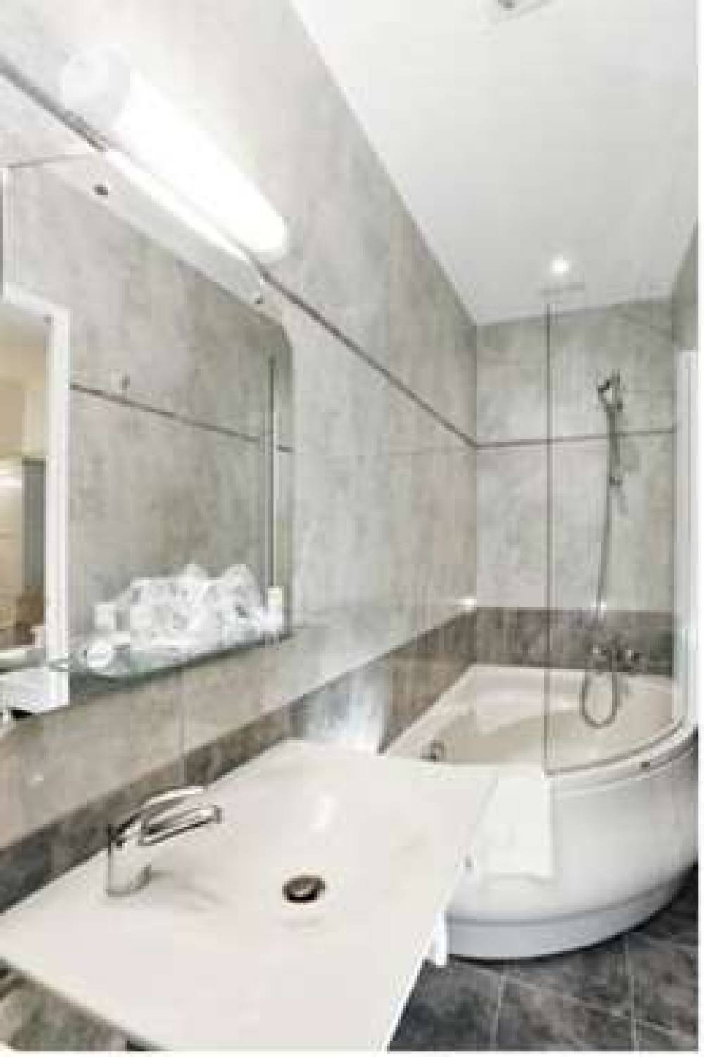 HOTEL DES ROYS*** 6