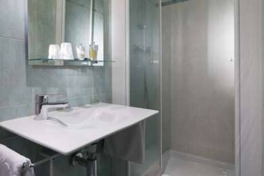 HOTEL DES ROYS*** 10