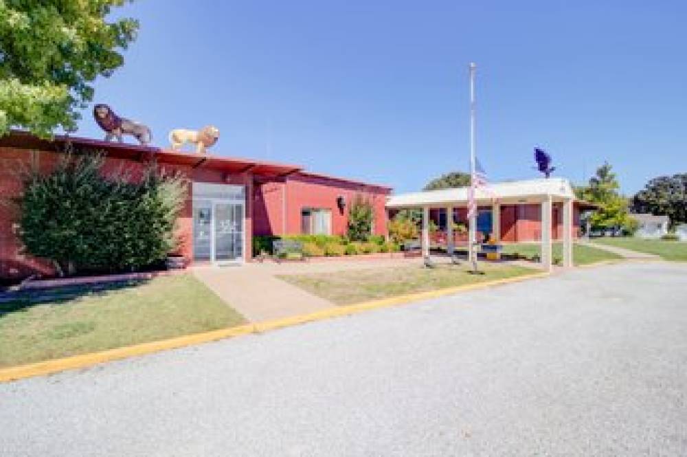HOTEL DRUMRIGHT 2