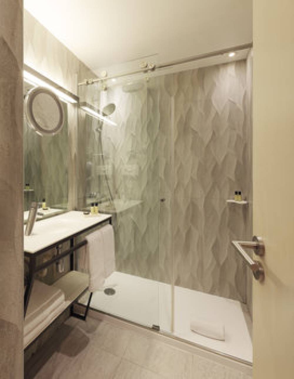 Hotel Eden Paris 8