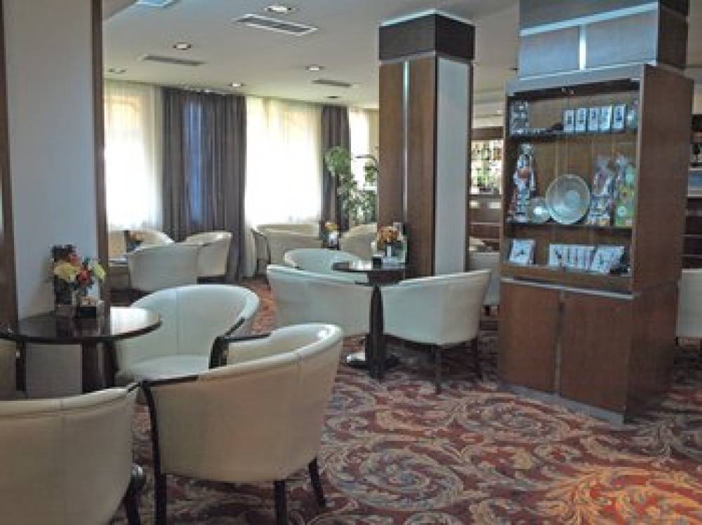 HOTEL FORUM 9