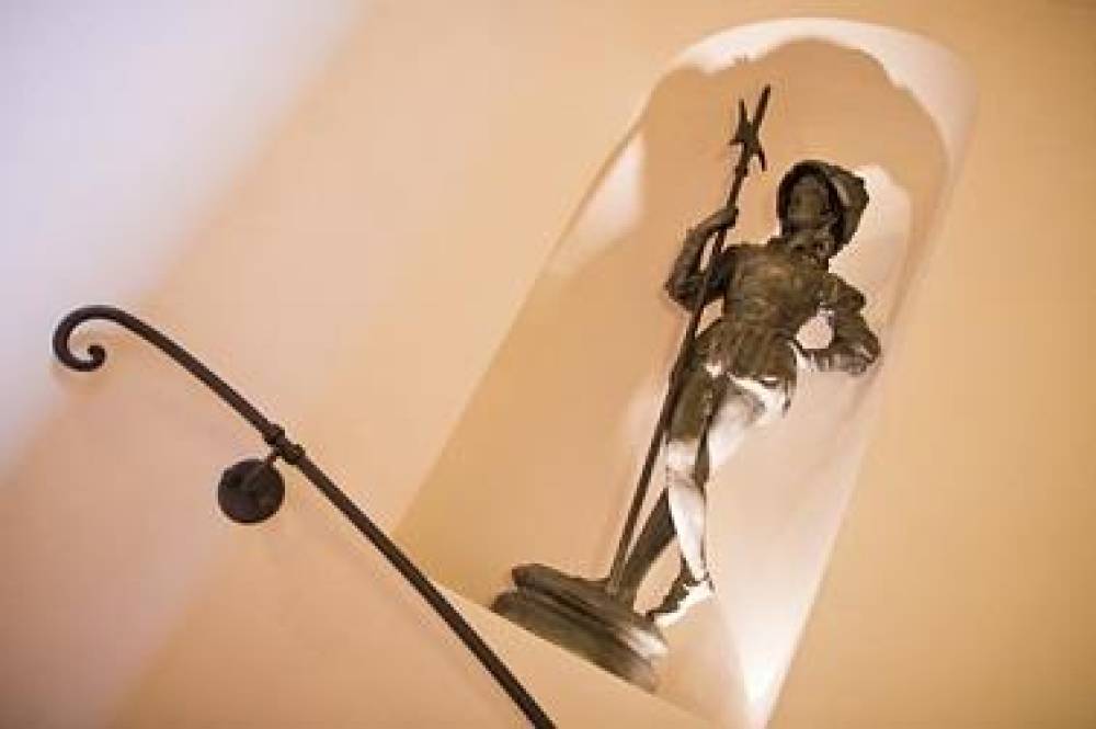 HOTEL GOLDEN KEY 4