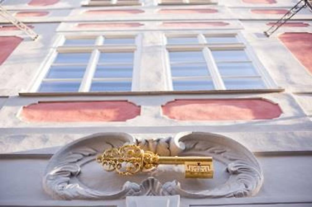 HOTEL GOLDEN KEY 5