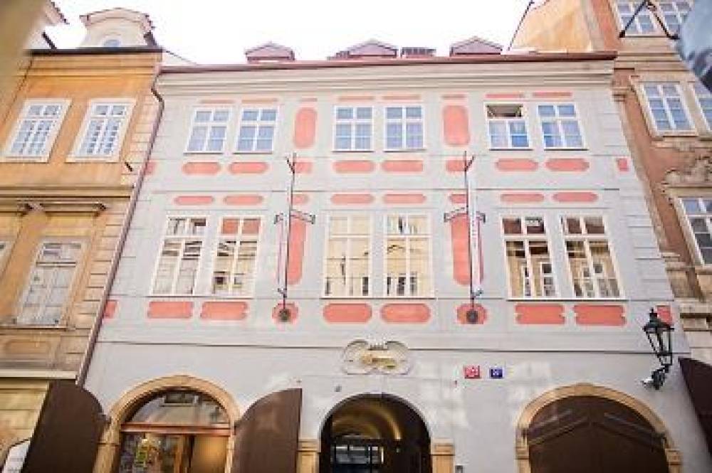 HOTEL GOLDEN KEY 1