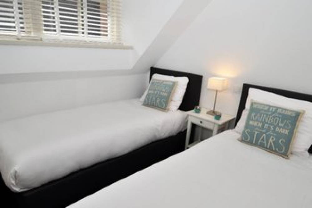 HOTEL HERBERGH AMSTERDAM AIRPORT 9