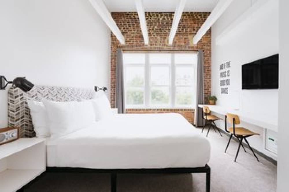 HOTEL HIVE 6