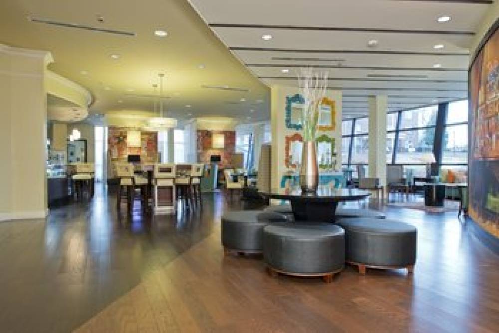 HOTEL INDIGO AIRPORT 8