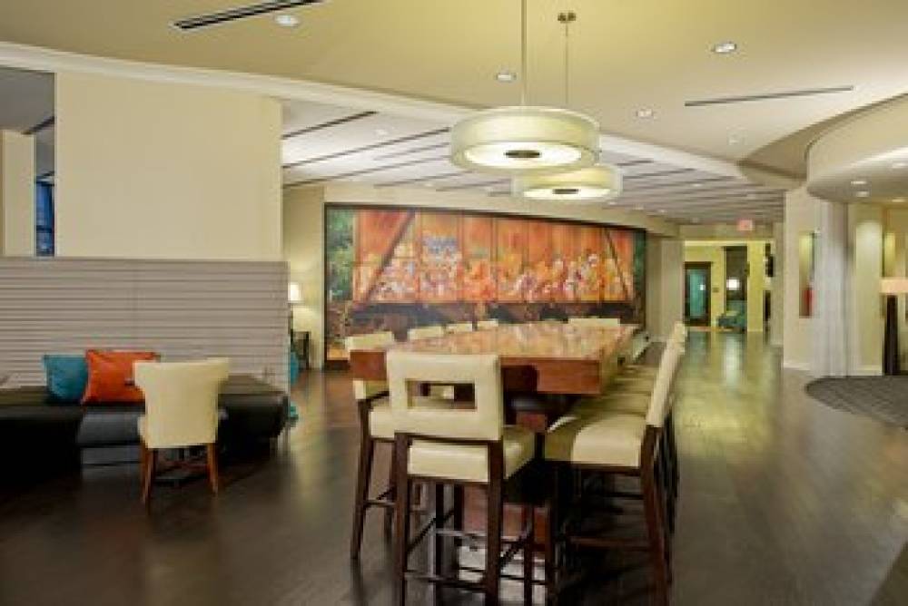 HOTEL INDIGO AIRPORT 4