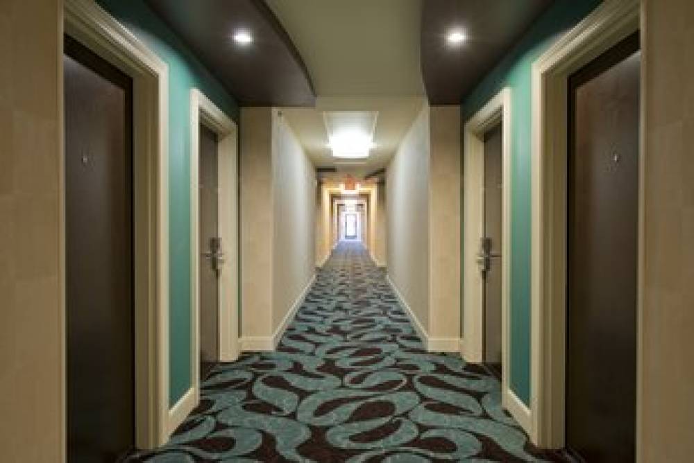 HOTEL INDIGO AIRPORT 5