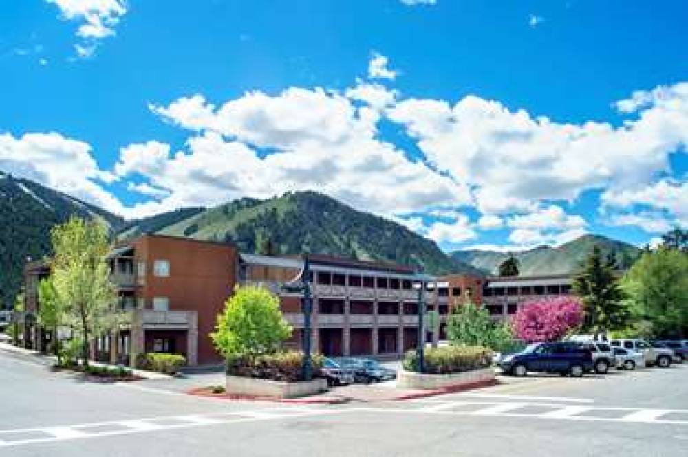 HOTEL KETCHUM 1
