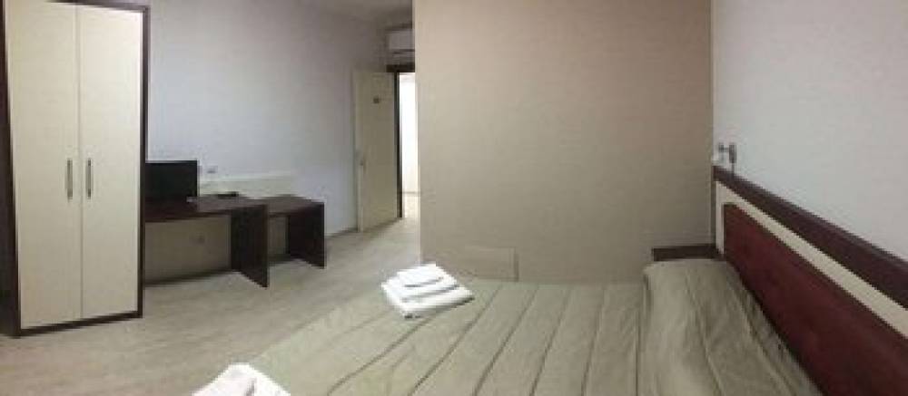 HOTEL LA MIMOSA 10