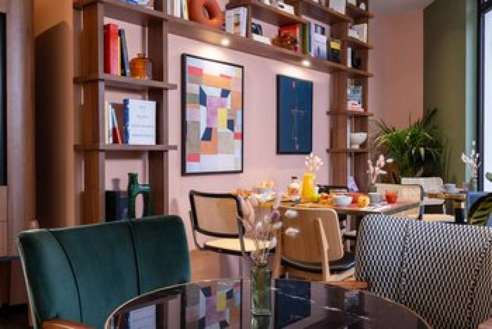 HOTEL LES ARTISTES 2