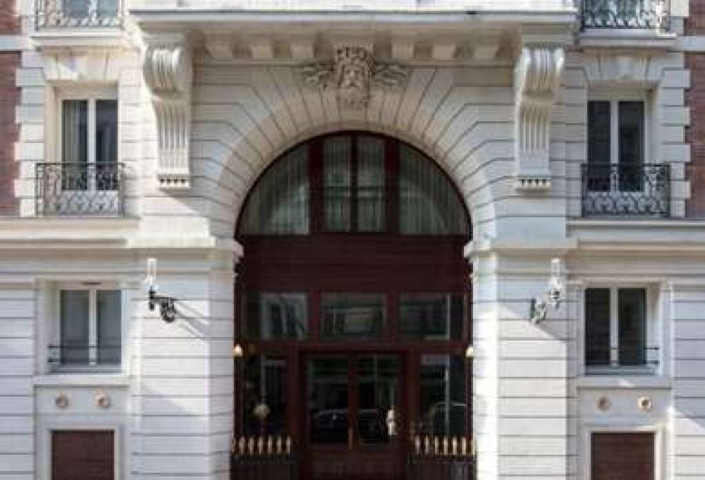 HOTEL LES BAINS 1